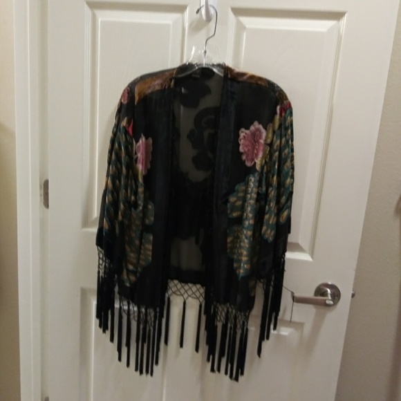 Black silk jacket with flowers. - Picture 2 of 2